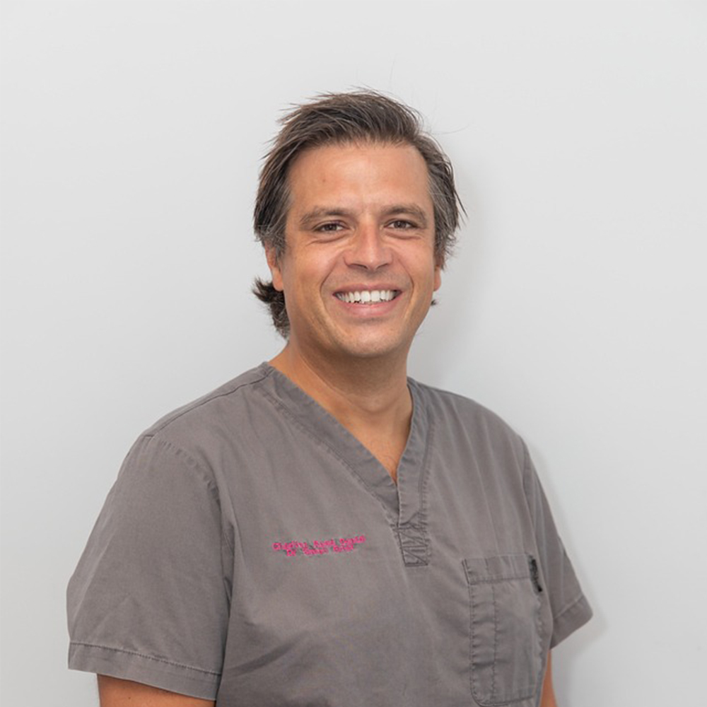 Meet your implantologist, Simon